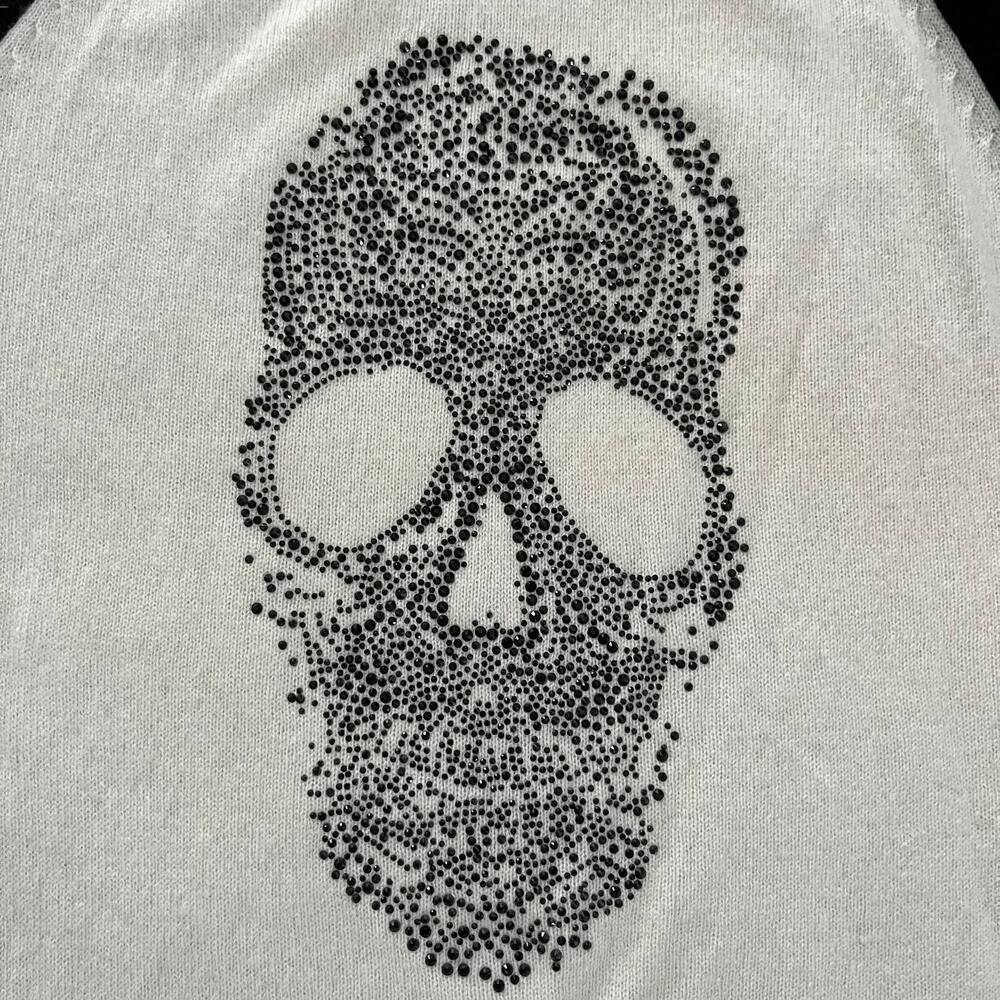 AQUA Women’s 100% Cashmere Sweater M Rhinestone Skull Raglan Black Ivory - Picture 4 of 8